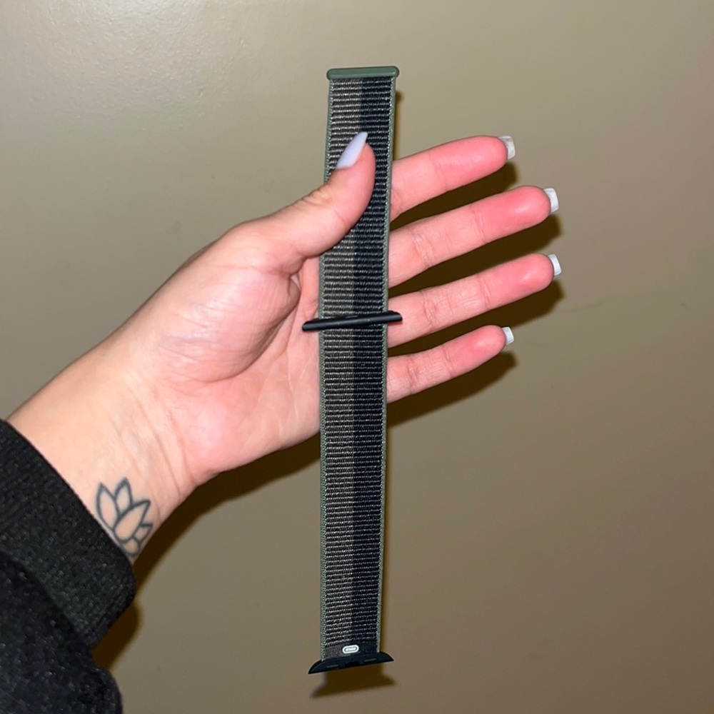 40mm olive green/black apple watch band(velcro) NEVER WORN